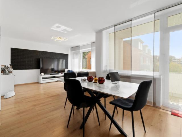 Frisch modernisierte 2 Zimmer Wohnung mit Balkon und Garten in Düsseldorf Lierenfeld