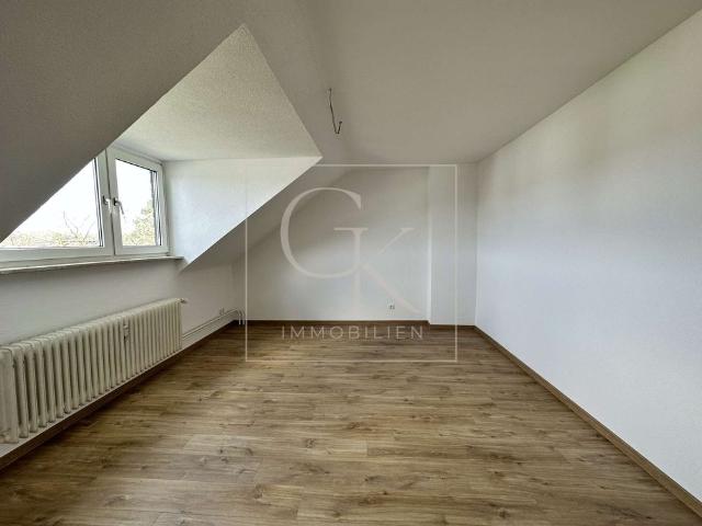 Frisch Modernisierte 3 Zimmer Dachgeschosswohnung