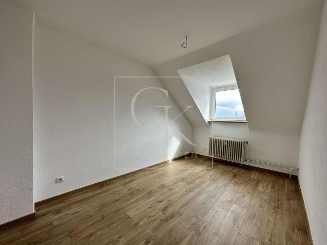 Frisch Modernisierte 3 Zimmer Dachgeschosswohnung