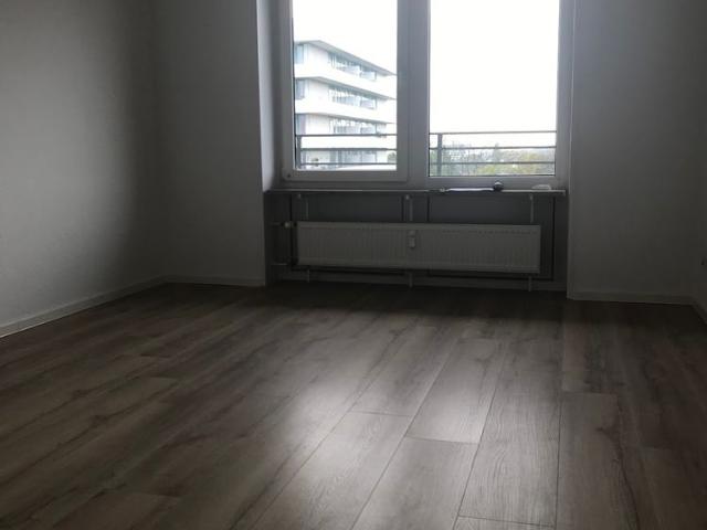 frisch modernisierte 3 Zimmerwohnung mit Balkon am Röttgen!