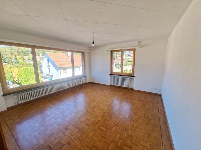 Frisch modernisiertes 5.5 Zimmer Einfamilienhaus mit Weitblick und grossem Garten