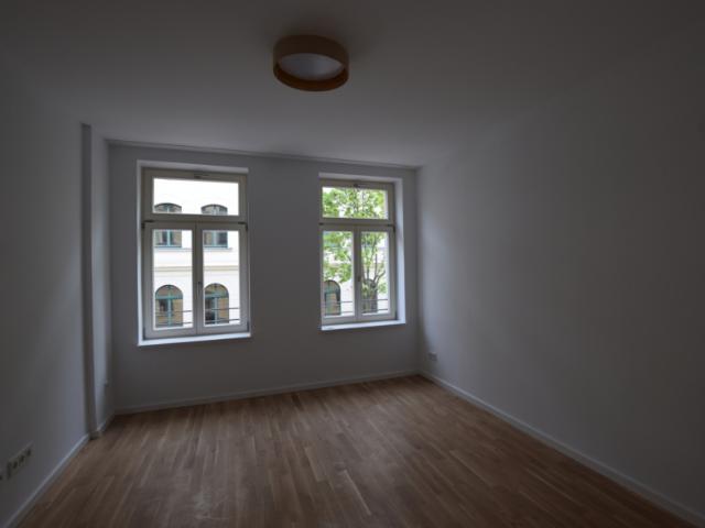 Frisch saniert! Tolle 2 Raumwohnung mit Balkon