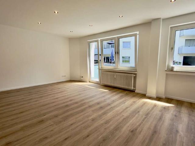 Frisch saniert & WG geeignet: 113 m², 2 Bäder, 2 Balkone, Garage | 330 €/Person