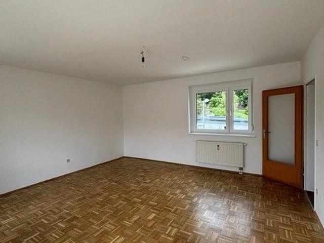 FRISCH SANIERT Wunderschöne 3 Zimmer Wohnung mit Balkon in ruhiger Lage