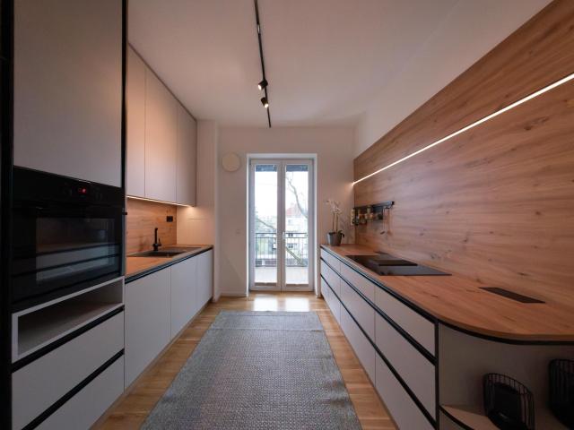 Frisch saniert & bezugsfertig I 3 Zimmer I Einbauküche I riesiger Sonnenbalkon von privat