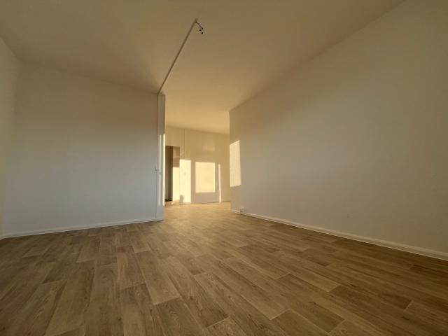 Einziehen & 2x Miete sparen*: Frisch sanierte Familienwohnung mit Balkon in ruhiger Lage