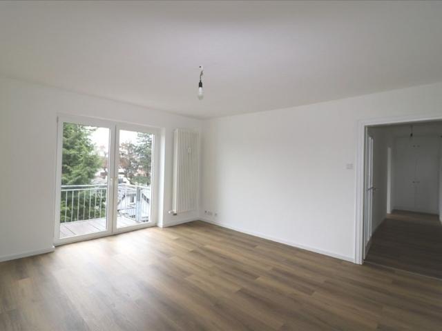 Frisch saniert in Inrath: 3 Zi. Wohnung mit Balkon in der 2. Etage, Inrather Str
