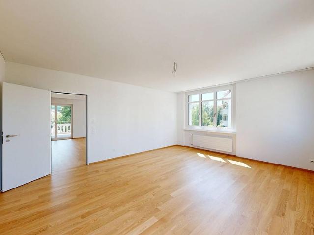 Moderne Wohnung mit Blick in den Rosengarten