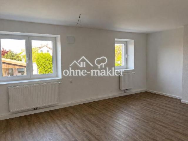 Frisch sanierte 3 Zimmerwohnung mit Balkon in Schwandorf Ettmannsdorf