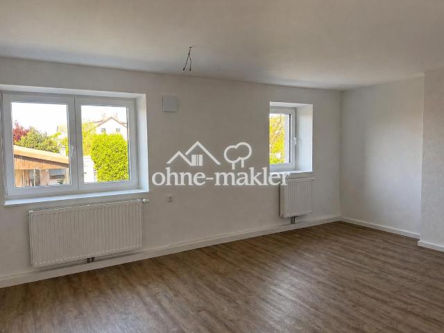 Frisch sanierte 3 Zimmerwohnung mit Balkon in Schwandorf Ettmannsdorf