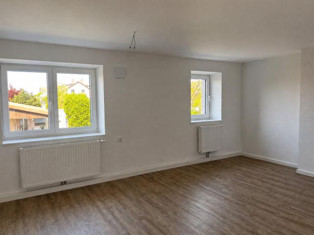 Frisch sanierte 3 Zimmerwohnung mit Balkon in Schwandorf Ettmannsdorf