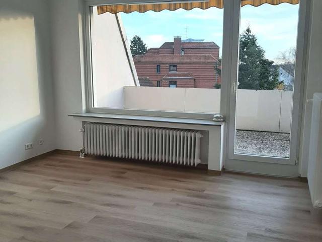 Frisch sanierte 3 Zimmerwohnung mit großzügigem Balkon