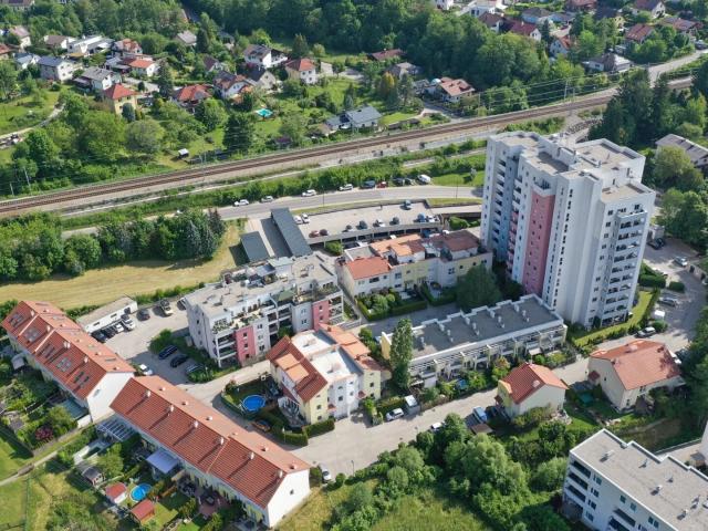 Frisch sanierte 3 Zimmerwohnung mit neuer Einbauküche PRESSBAUM
