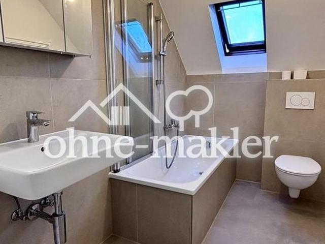 Frisch sanierte 3 Zimmer Wohnung im Dachgeschoss – sofort frei | Düren