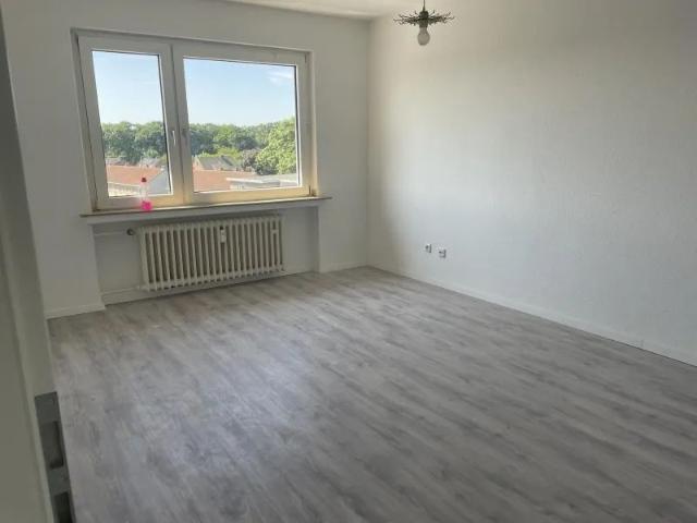 Frisch sanierte 3 Zimmer Wohnung in zentraler Lage von Moers Repelen