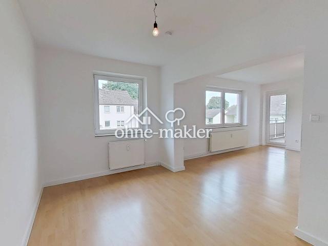 Frisch sanierte 3 Zimmer Wohnung mit BALKON und BADEWANNE