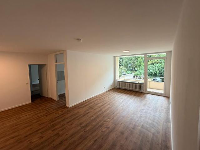 Frisch sanierte 3 Zimmer Wohnung mit großem Balkon in Erkrath