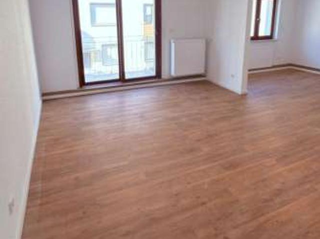 Frisch sanierte 3 Zimmer Wohnung mit großer Terrasse zum ruhigen Innenhof und zweitem Balkon