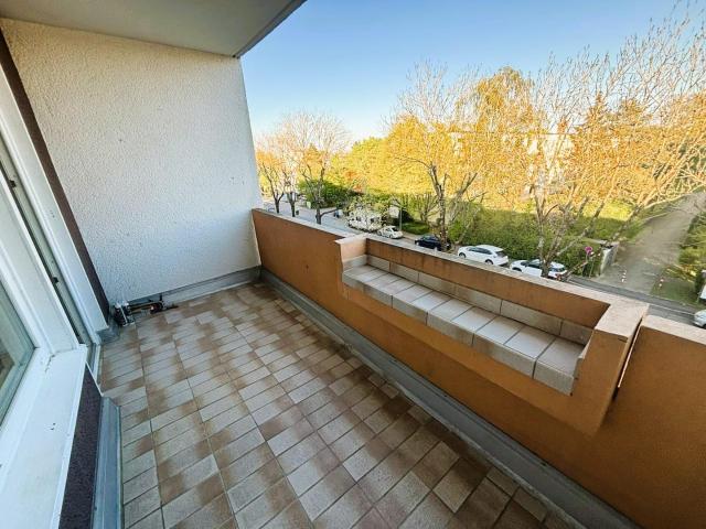 Frisch sanierte 3 Zimmer Wohnung mit Loggia und TG in attraktiver Lage