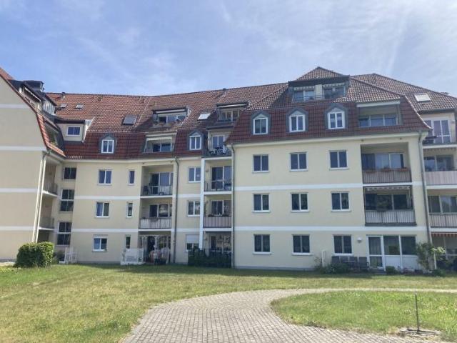 Frisch sanierte 3 Raumwohnung mit Balkon, TG Stellpl. & Fahrstuhl!