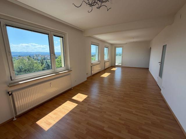 Frisch sanierte 100 m² Wohnung mit Balkon in Amstetten