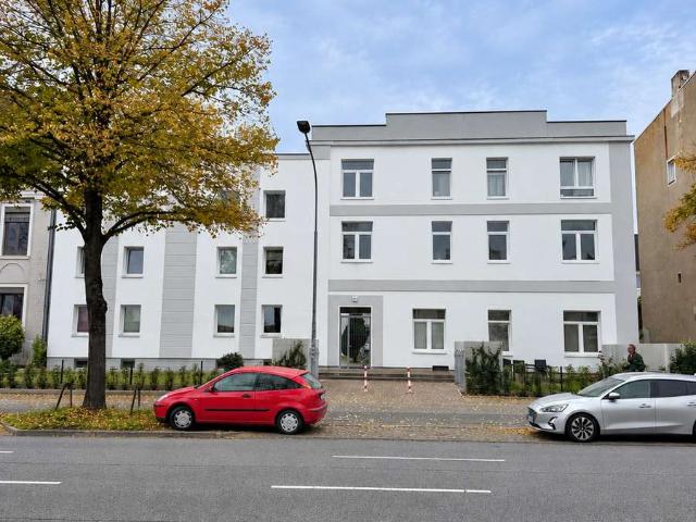 Frisch sanierte 1 Zimmer Wohnung mit Einbauküche & Bad