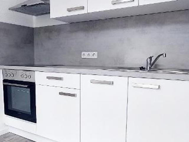 frisch sanierte 2 Zimmer mit Flair und EBK