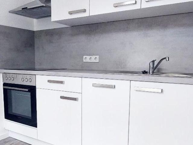 frisch sanierte 2 Zimmer mit Flair und EBK