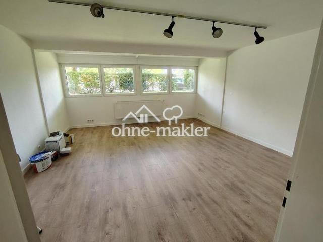 Frisch sanierte 2 Zimmer Souterrain Wohnung direkt neben S Bahn. Ideal für Pendler