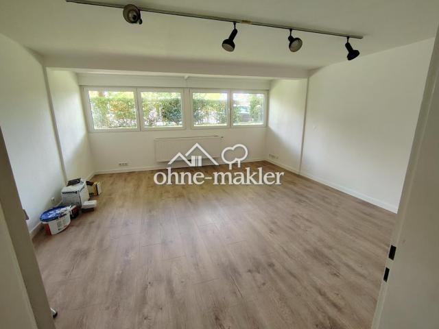 Frisch sanierte 2 Zimmer Souterrain Wohnung direkt neben S Bahn. Ideal für Pendler