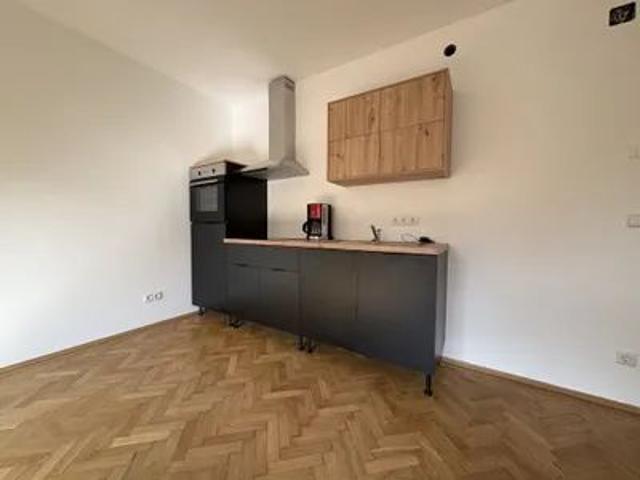 Frisch sanierte 2 Zimmer Wohnung in ruhiger Lage