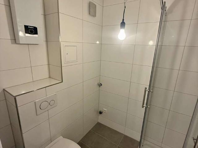 Frisch Sanierte 2 Zimmer Wohnung mit Balkon & Duplex Stellplatz