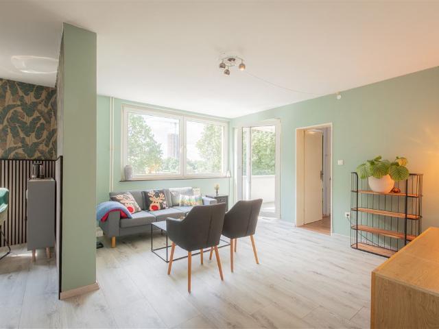 Frisch sanierte 2 Zimmer Wohnung mit neuer Einbauküche, Balkon und Stellplatz in Wolfsburg Detmerode