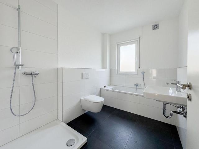 Frisch sanierte 2 Zimmer Wohnung mit viel Licht!