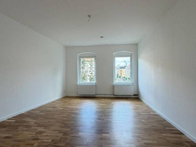 Frisch sanierte 2 Raumwohnung mit Einbauküche ! +Befristete Vermietung bis zum 30.09.2030