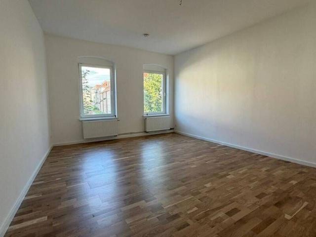 Frisch sanierte 2 Raumwohnung mit Einbauküche ! +Befristete Vermietung bis zum 30.09.2030