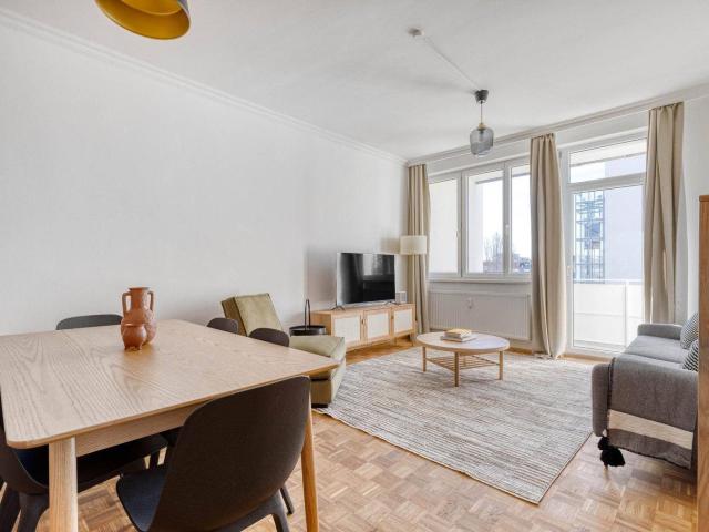 Frisch sanierte 4 Zi im 14. Bezirk, ruhige Lage, U3 Kendlerstraße, Balkon, Gemeinschaftsgarten VIE264