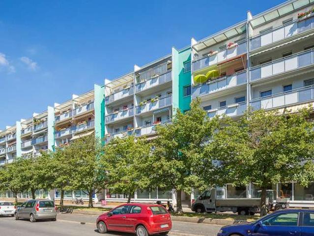 Frisch sanierte 4 Zimmerwohnung mit Balkon und Aufzug sucht neue Mieter!