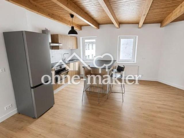 Frisch sanierte 4 Zimmer Altbauwohnung mit Wohnküche, Holzbalkendecke & Tageslichtbad