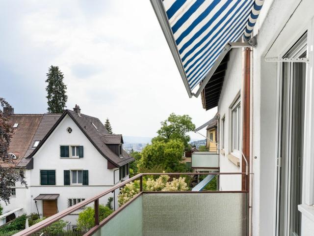 Frisch sanierte 4 Zimmer Wohnung im Kreis 6