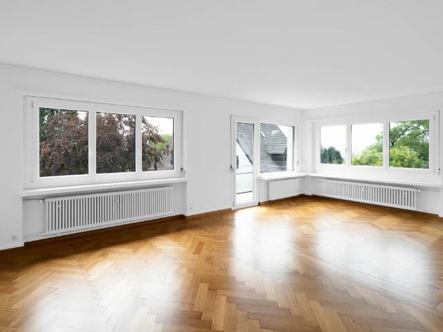 Frisch sanierte 4 Zimmer Wohnung im Kreis 6