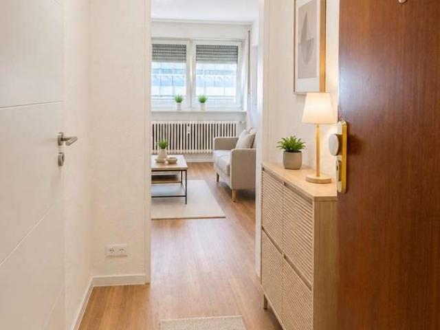 Frisch sanierte, bezugsfreie 2 ZMK Wohnung mit Loggia & Aufzug in Ludwigshafen – Von Privat!