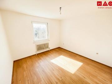 Frisch sanierte Familienwohnung in grüner Lage!
