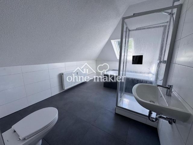 frisch sanierter 5 Zi DG Wohntraum mit Fernblick und Gartenanteil in einer Villa