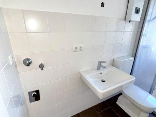 Frisch saniertes Wohnglück in Steyr Münichholz: lichtdurchflutete Räume, moderner Komfort, gemütlicher Grünblick und eine attraktive Lage mit bester Infrastruktur – einziehen und wohlfühlen!