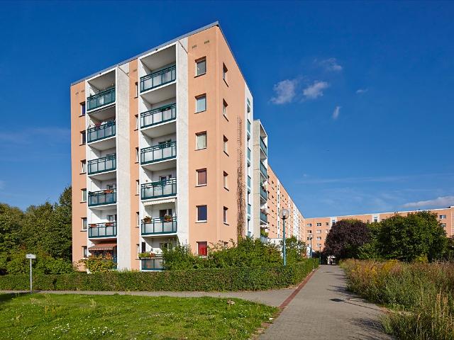 Frisch saniertes Wohnglück: Moderne Dreiraumwohnung mit Duschbad
