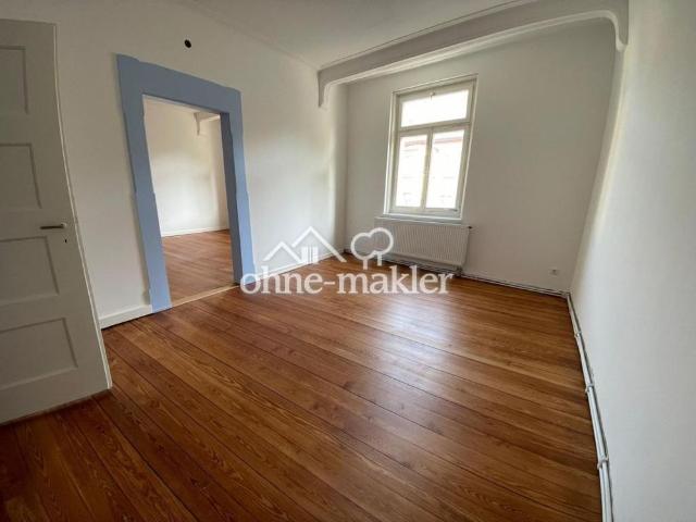 FRISCH SANIERT+HELLE 2 ZIMMER IM DENKMAL + SUPER LAGE, BALKON Provisionsfrei