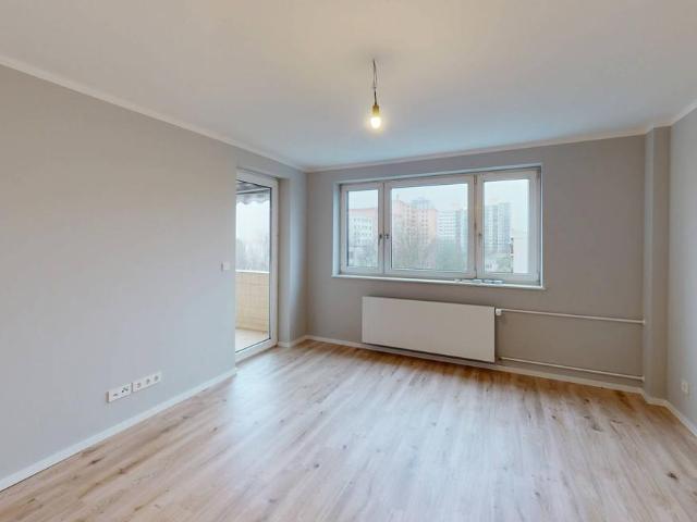 FRISCH RENOVIERT* Moderne 2 Zimmer Wohnung mit EBK, BALKON und stilvollem Duschbad in Marienfelde