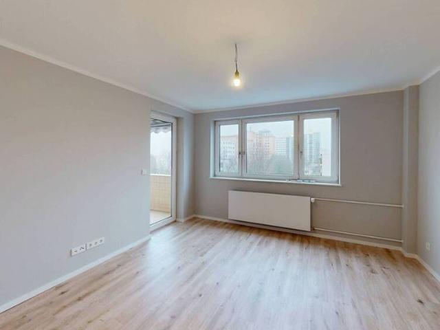 FRISCH RENOVIERT* Moderne 2 Zimmer Wohnung mit EBK, BALKON und stilvollem Duschbad in Marienfelde