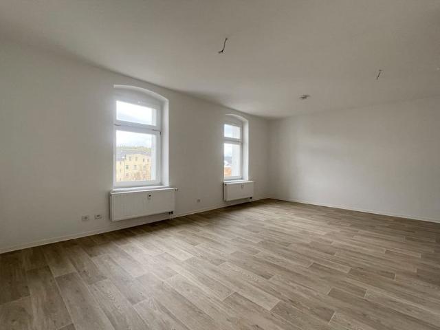 Frisch renoviert… neuer Bodenbelag… – ID 2682